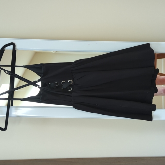 Guess black fit and flare dress - Picture 4 of 7
